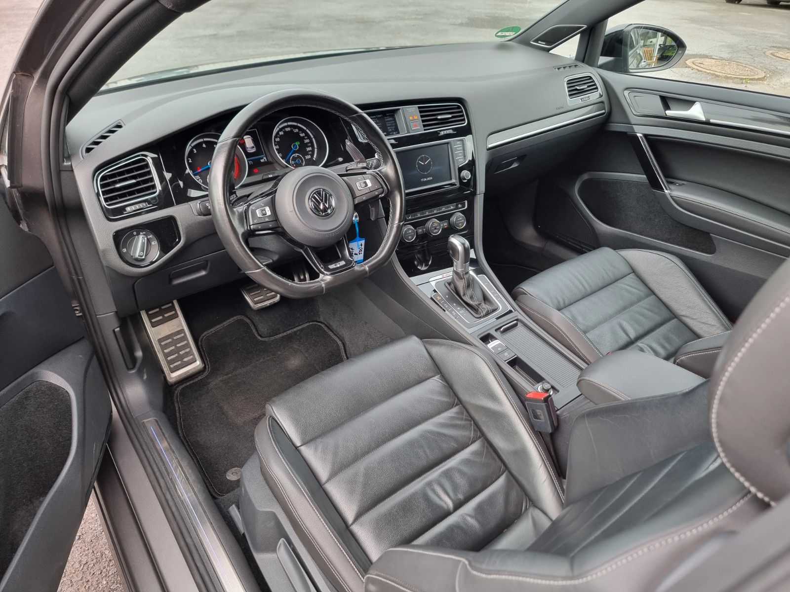 Fahrzeugabbildung Volkswagen Golf R by MTR/520 PS/Sleeper/Extrem schnell