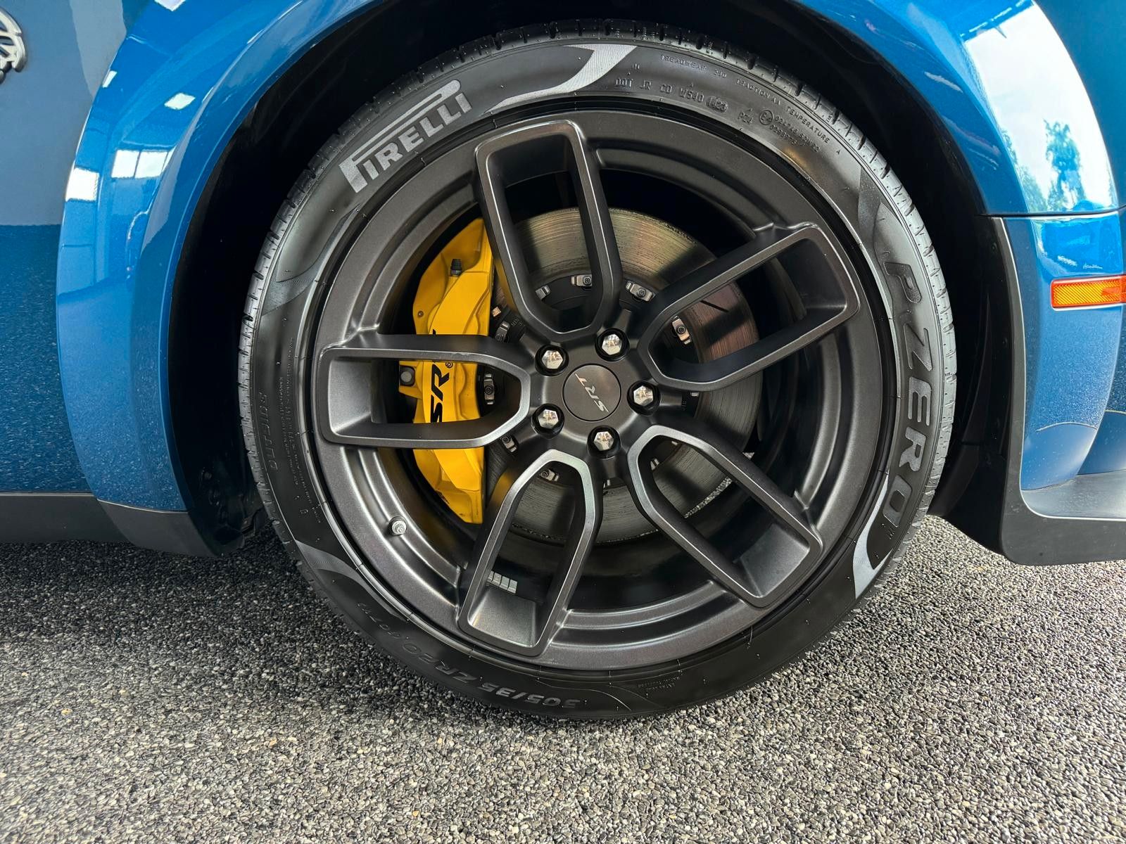 Fahrzeugabbildung Dodge CHALLENGER HELLCAT JAILBREAK-LAGUNA-YELLOW CAL.-