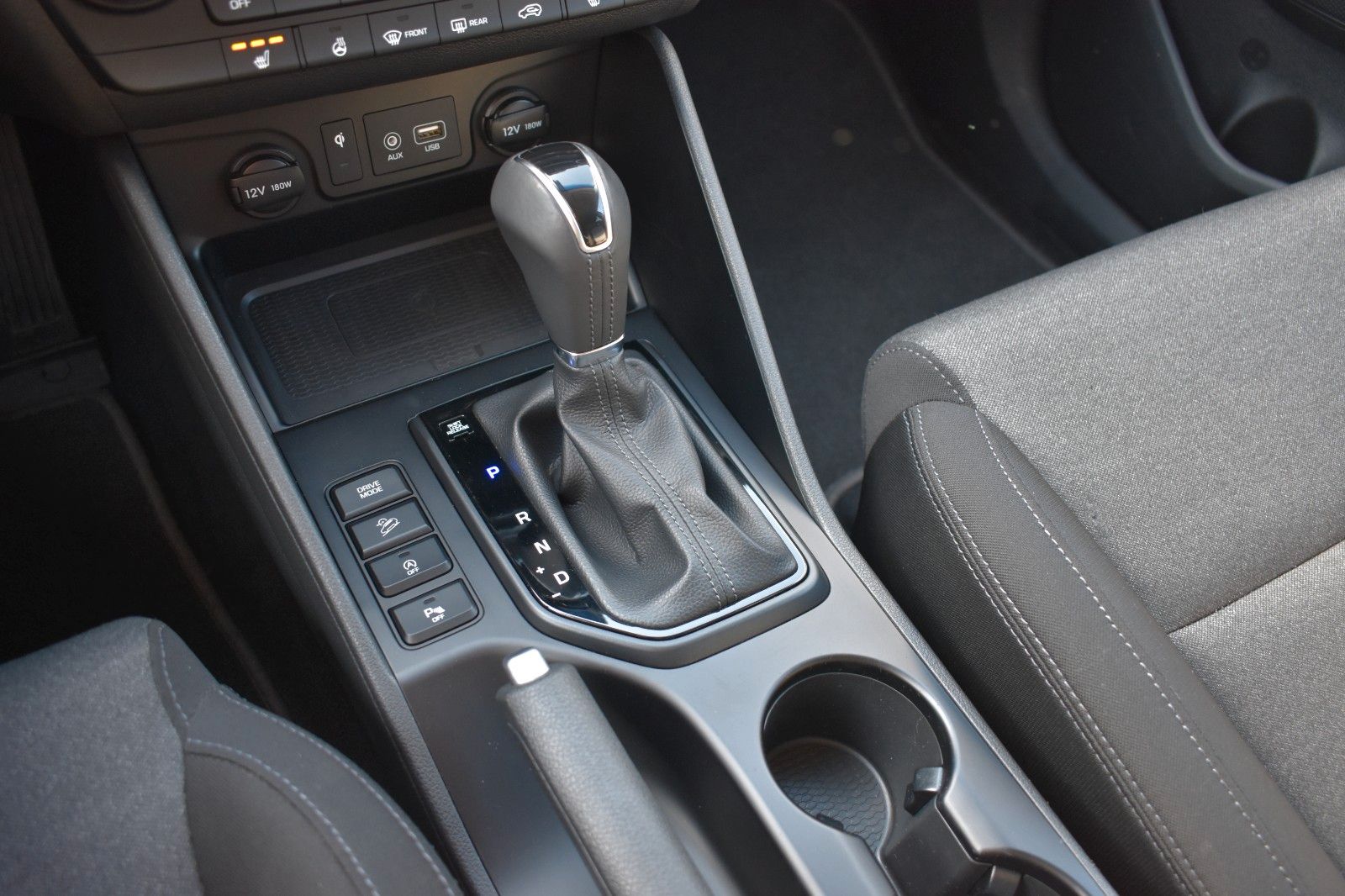 Fahrzeugabbildung Hyundai Tucson Trend 2WD Automatik Kamera AHK