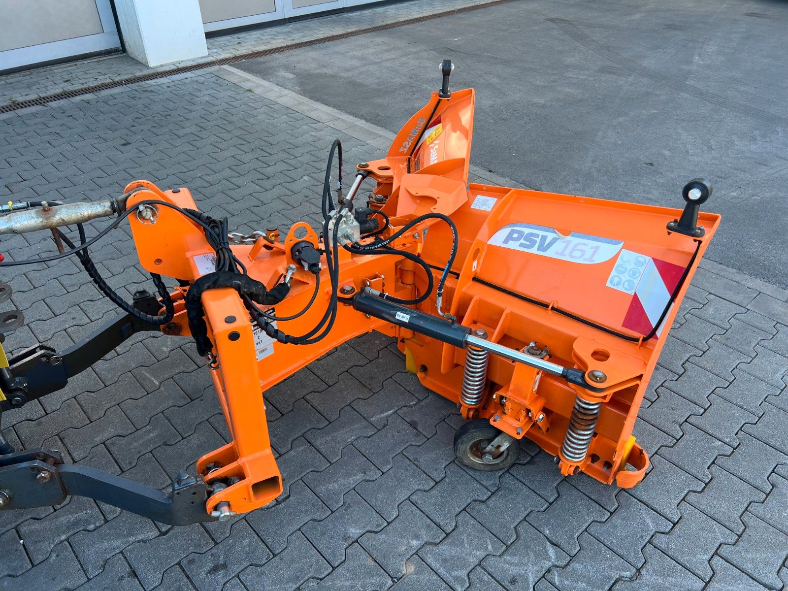 Fahrzeugabbildung Kubota M5101N / nur 437h / Kommunalpaket