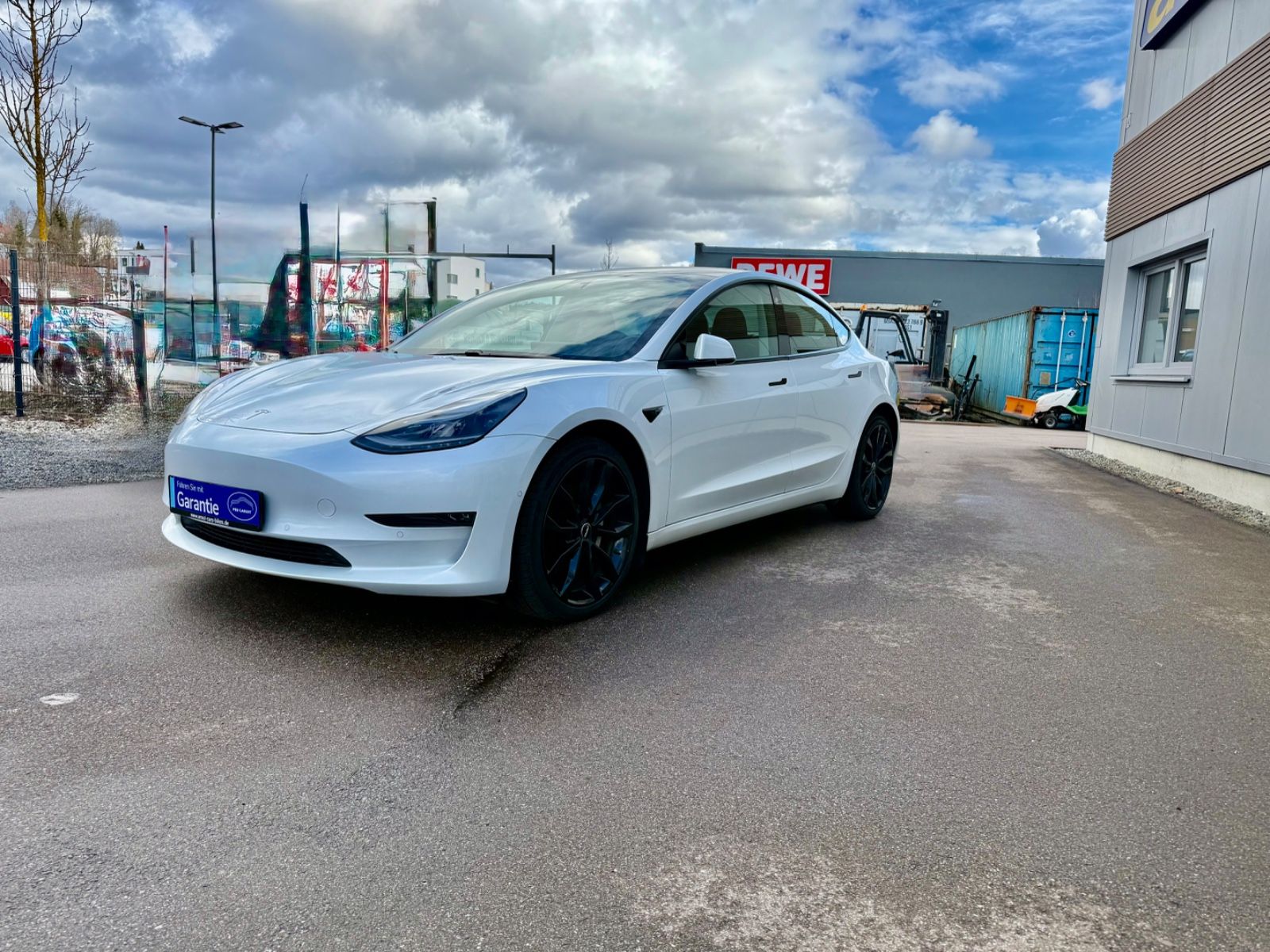 TESLA Model 3