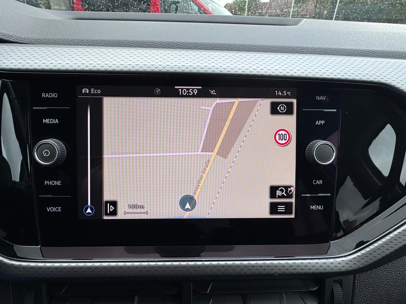 Volkswagen T-Cross 1.0 TSI DSG*R-LINE*LED*ACC*SHZ*CarPlay