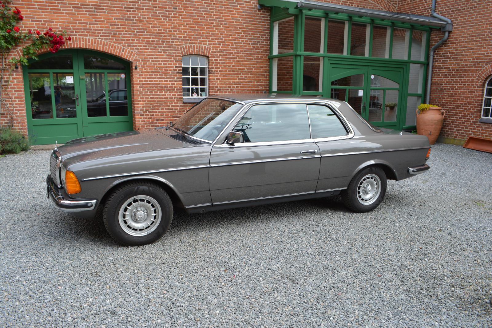 Mercedes-Benz 230 CE