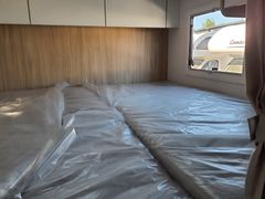 Chausson C727, Alkoven, MJ25