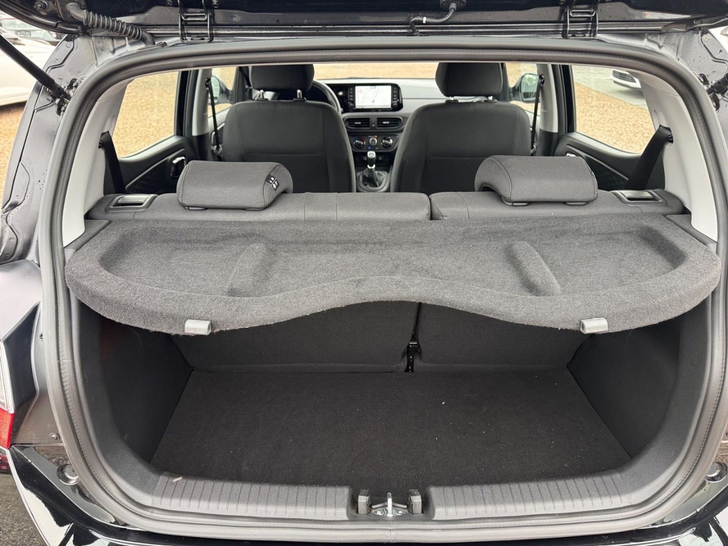 Fahrzeugabbildung Hyundai i10 1.0 Select Allwetter Navigation Kamera Klima