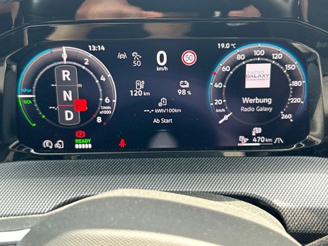 Fahrzeugabbildung Volkswagen Golf GTE MATRIX-LED HUD AREA VIEW DCC TRAVEL ASS