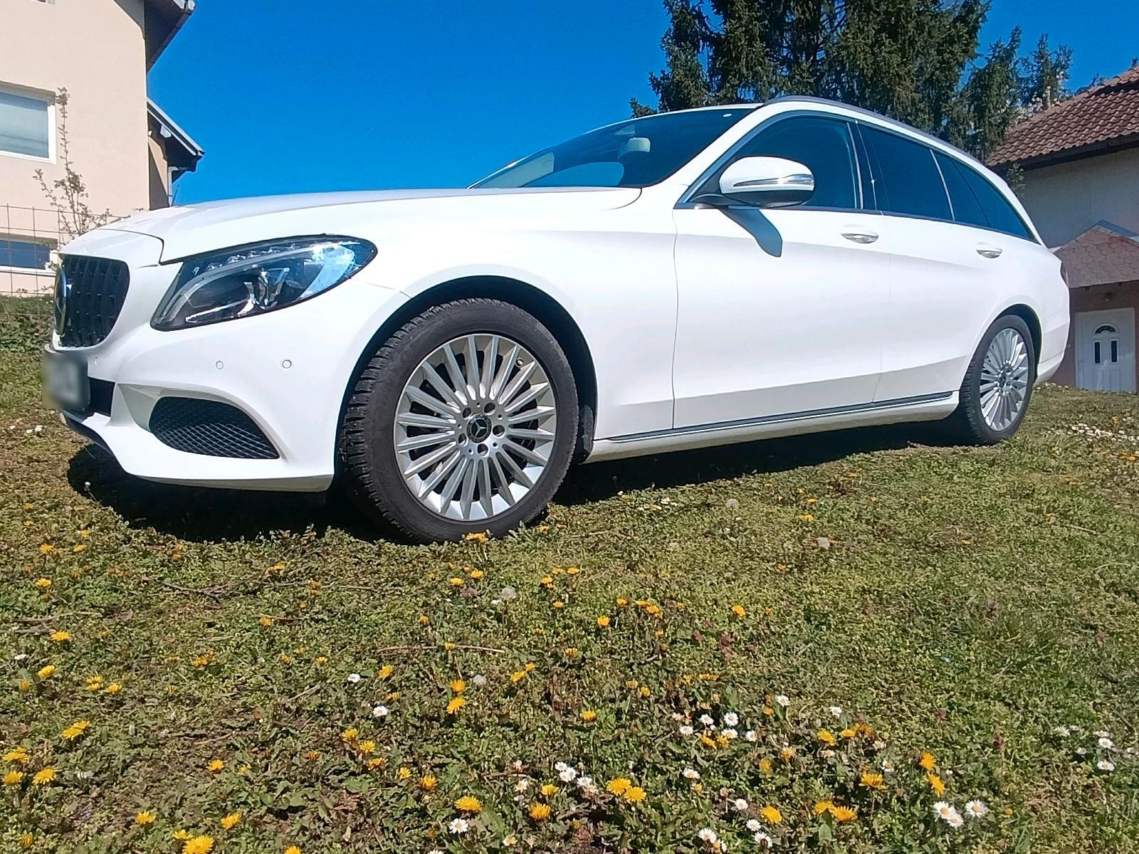 MERCEDES-BENZ C 220