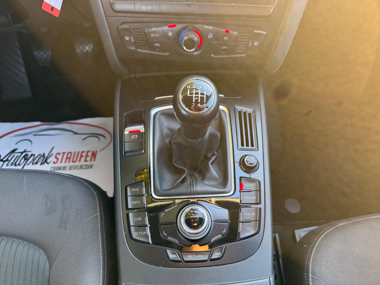 Audi A4 2011 — photo 12
