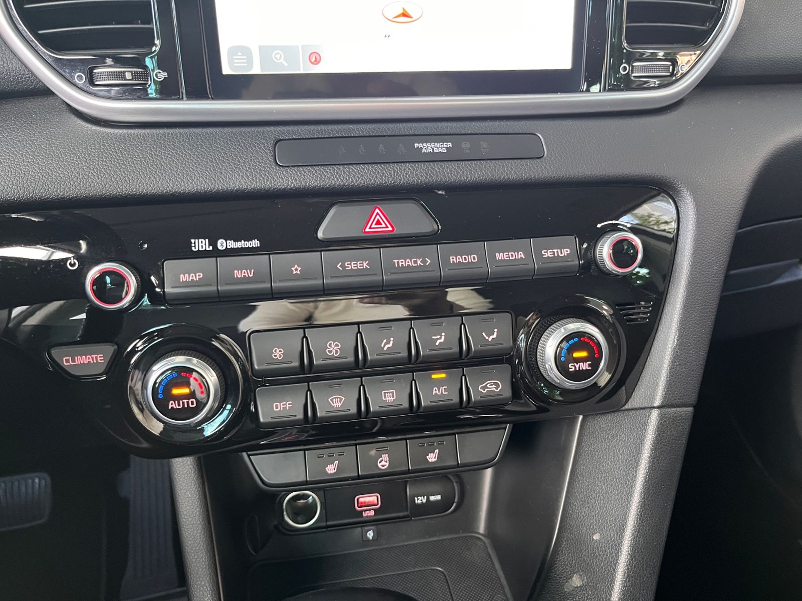 Fahrzeugabbildung Kia Sportage Black Edition 2WD LEDER LED NAV SHZ ALU