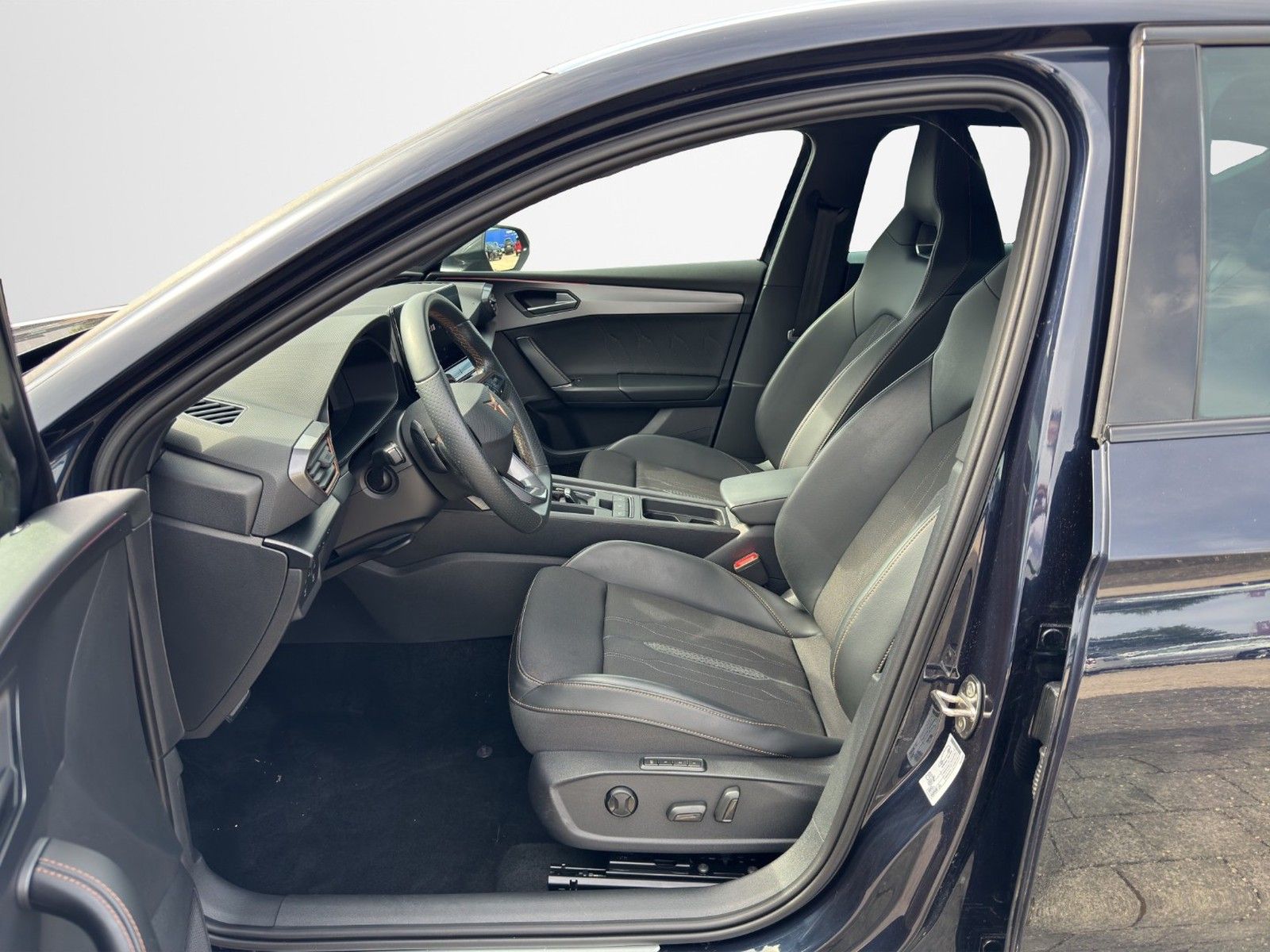 CUPRA Leon VZ 1.4 e-HYBRID DSG / E-SITZE / ACC / NAVI - Image 9