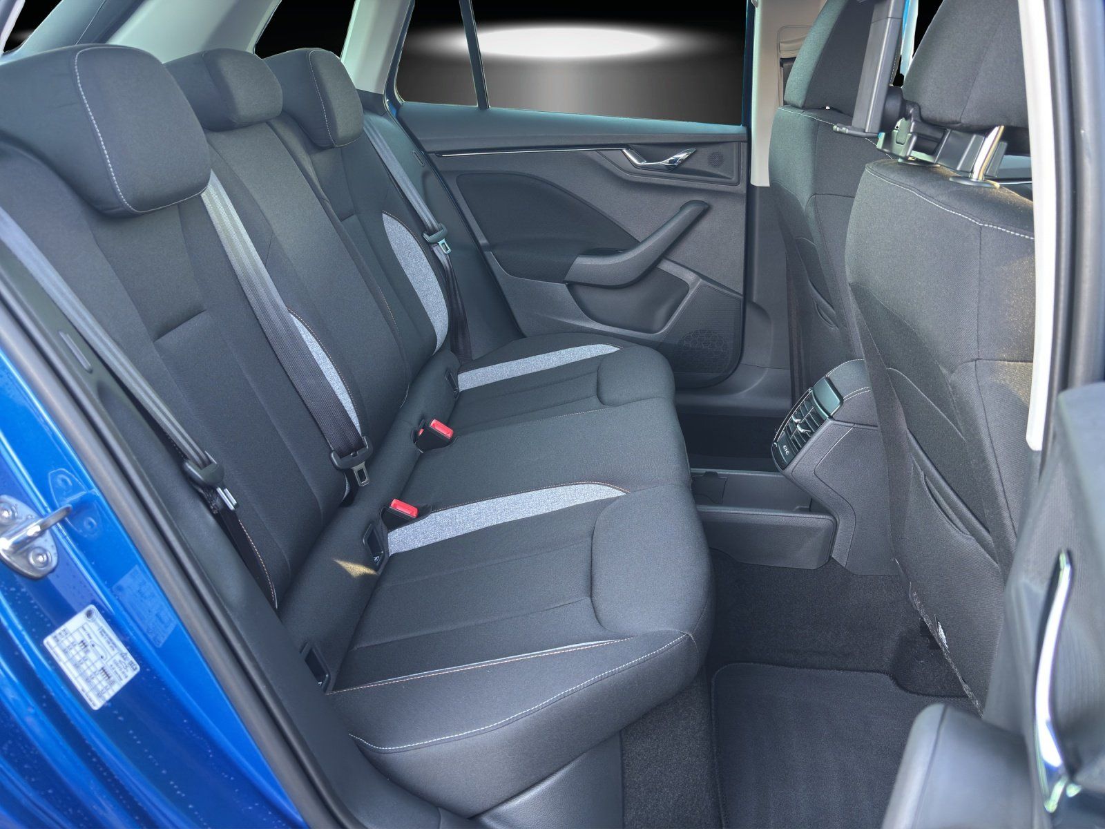 Fahrzeugabbildung SKODA Kamiq Tour 1,0 TSI 85 kW DSG