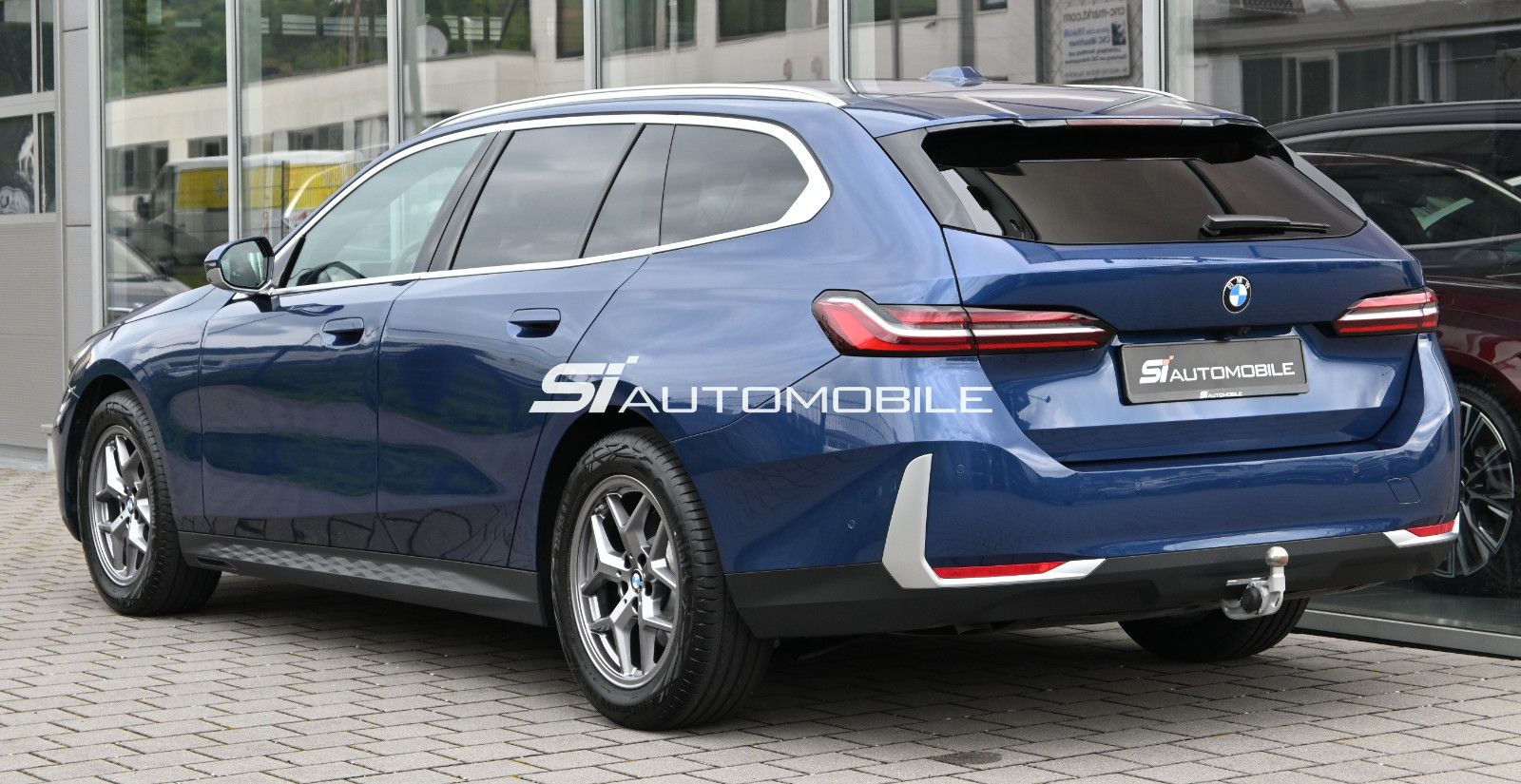 Fahrzeugabbildung BMW 520d xDr. Touring °ACC°AHK°B&W°STANDHEIZ°SITZBEL