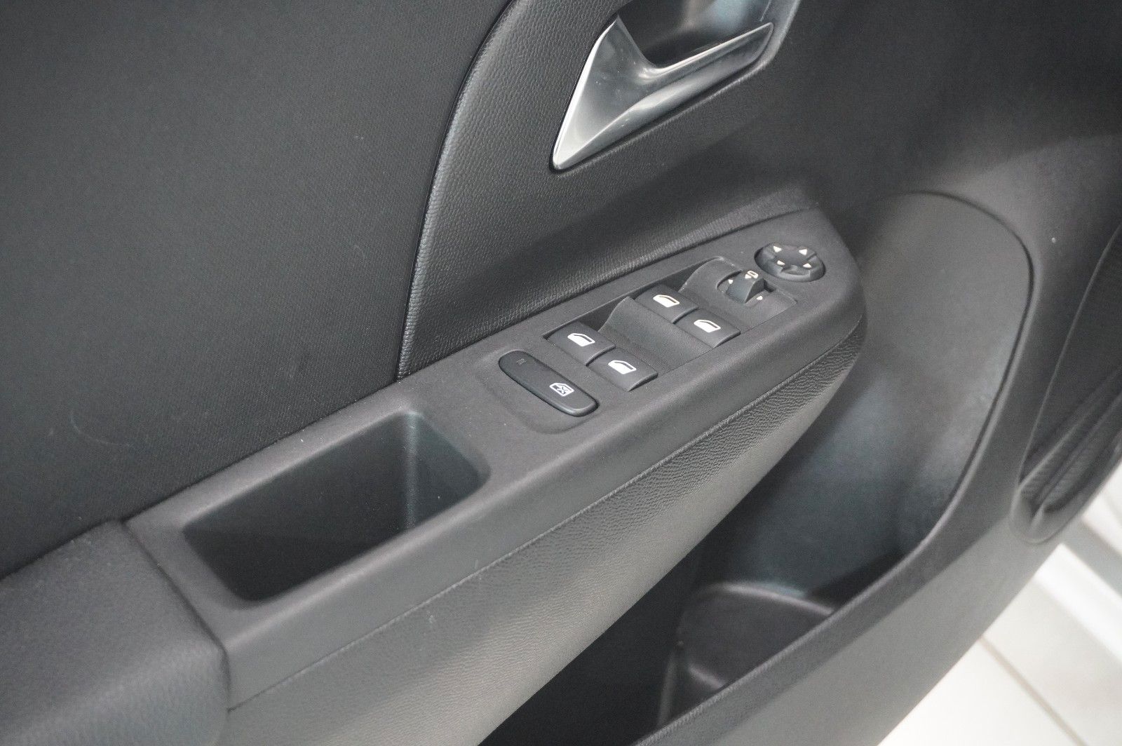 Fahrzeugabbildung Opel Corsa F 1.2 FACELIFT NAVI/LED/KAMERA/VIRTU./DAB+