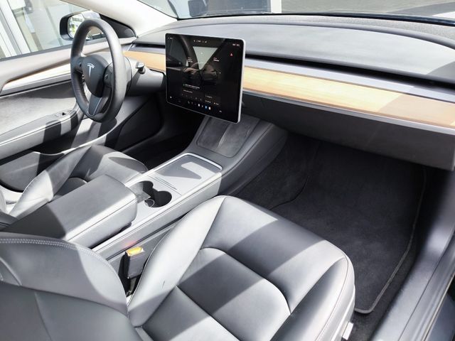 Fahrzeugabbildung Tesla Model 3 PERFORM AWD PANO+NAVI+STDHZ+LED+SHZ+KAM+