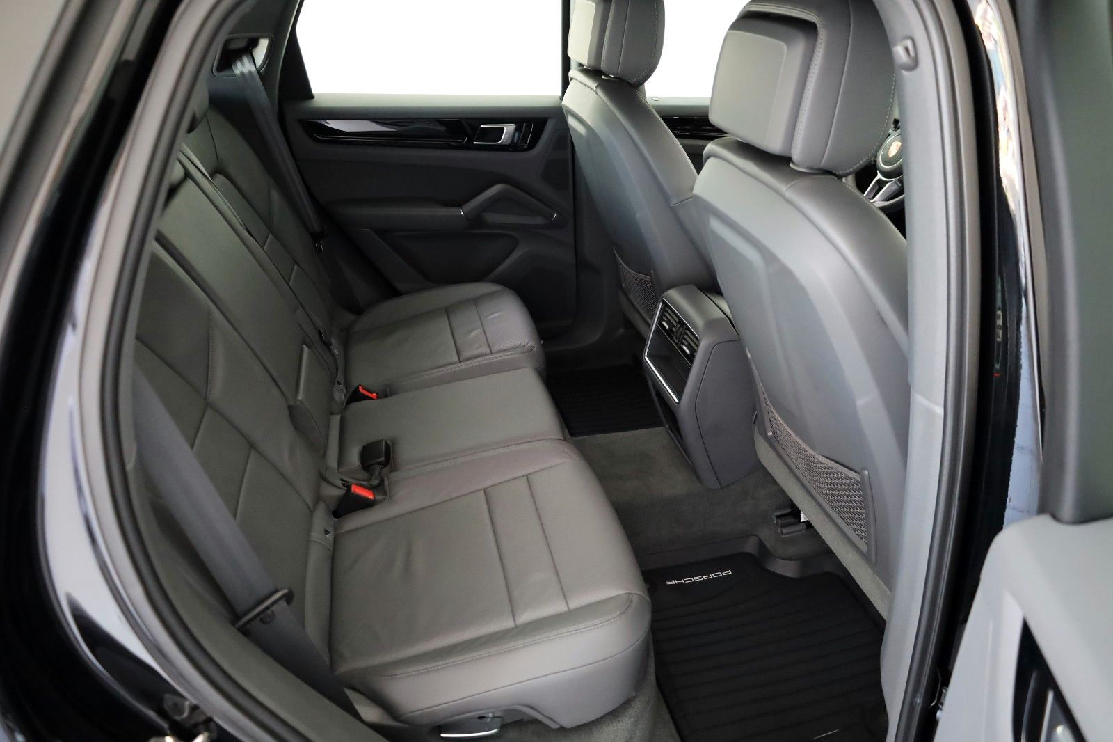 Fahrzeugabbildung Porsche Cayenne E-Hybrid,Leder,Navi,LED,SH,360Kame SR+WR
