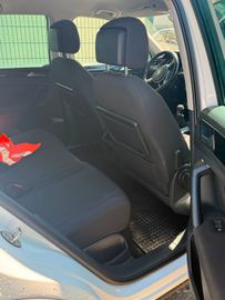 Volkswagen Tiguan - 9
