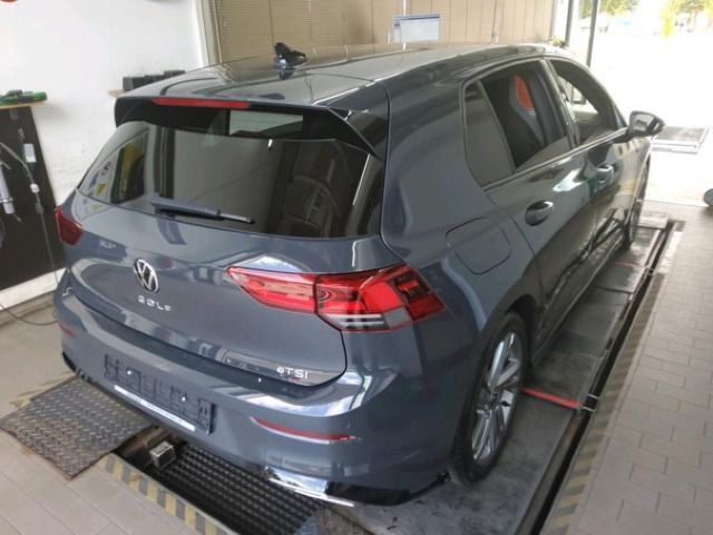 Volkswagen Golf VIII 1.5 eTSI DSG R-Line Navi LED ACC Sitzh foto 2