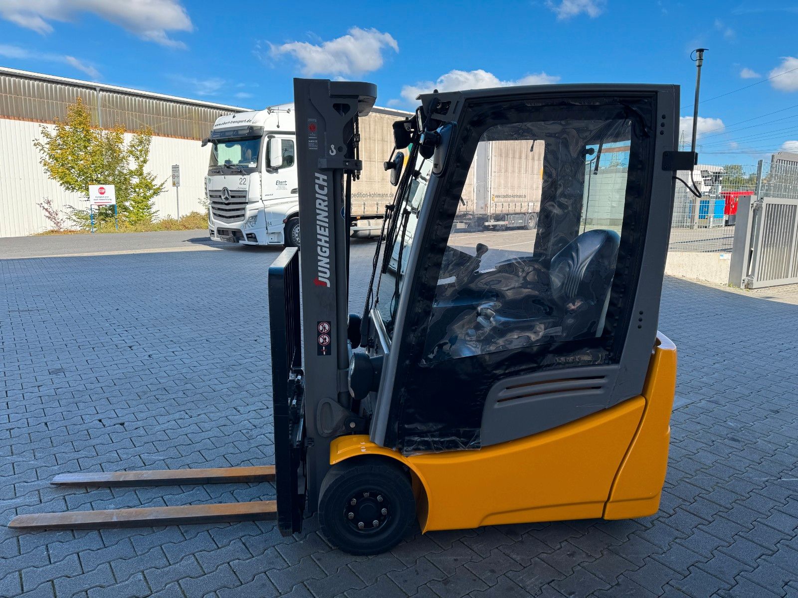Fahrzeugabbildung Jungheinrich EFG 215 / Triplex: 4.25m! / SS / nur 2.865h!