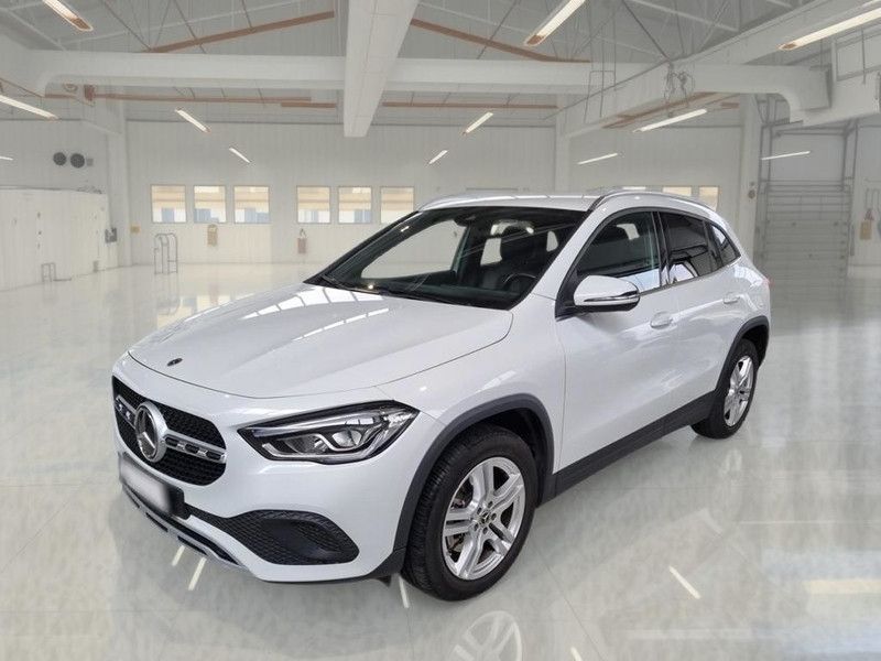 Mercedes-Benz MERCEDES-BENZ GLA 250 E PLUG-IN HYBRID AUTO SPOR