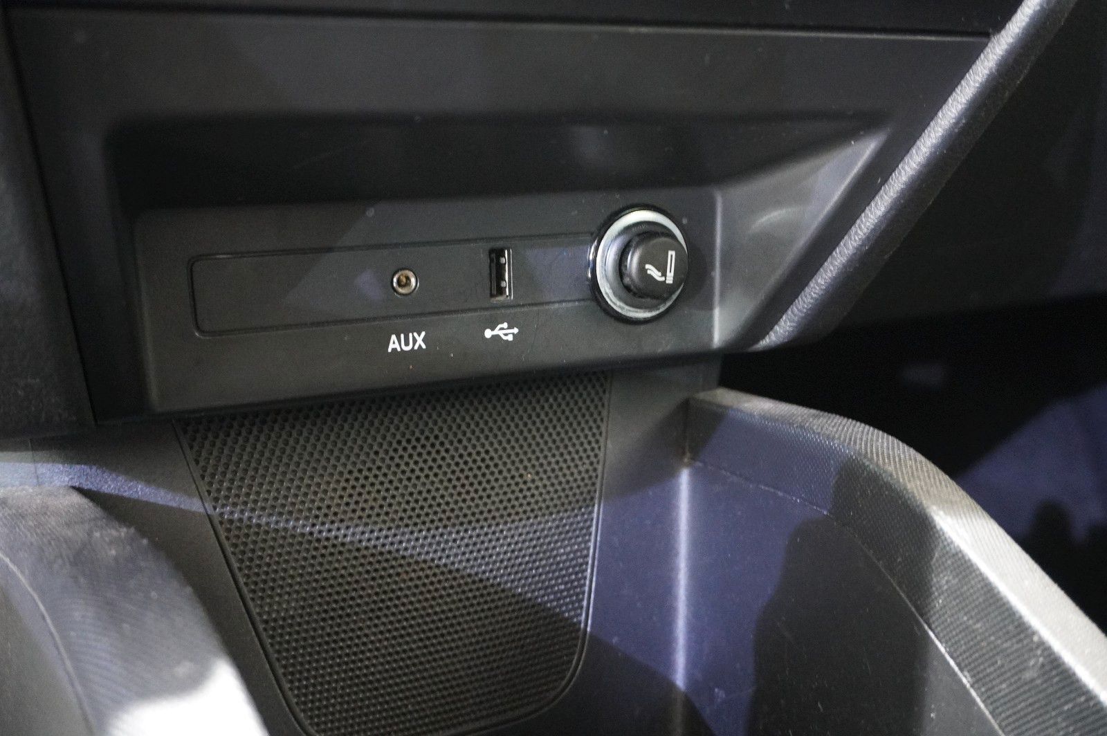 Fahrzeugabbildung SKODA Fabia Combi 1.4 TDI AMBITION DSG NAVI/LED/PDC