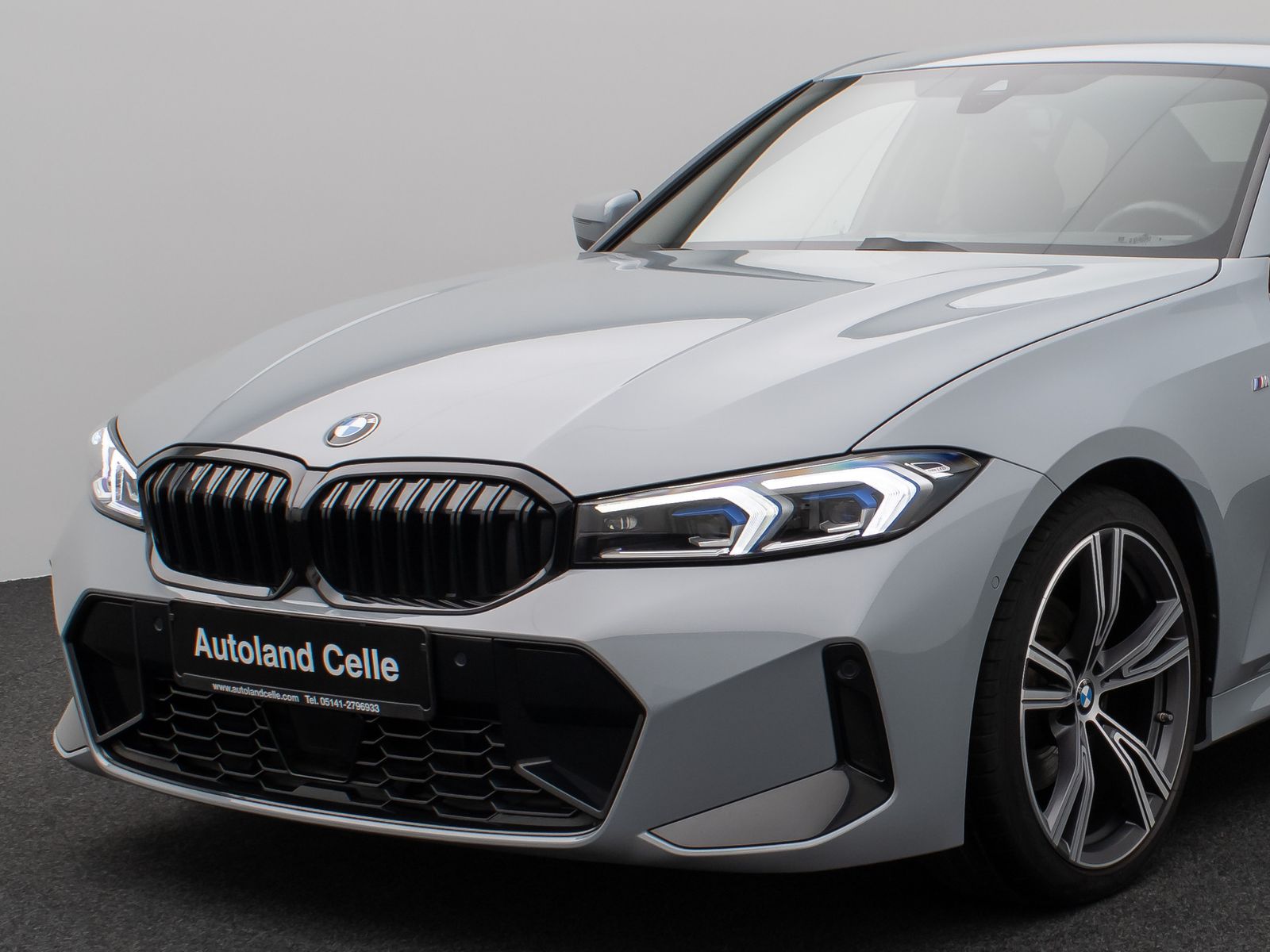 Fahrzeugabbildung BMW 320d MSport Kamera DAB HiFi Komfort Leder 19Zoll