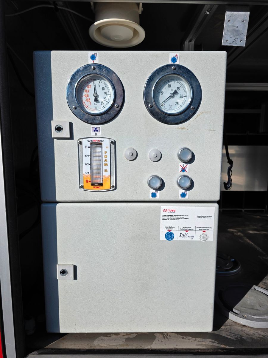 Fahrzeugabbildung MAN LE 8.150 Löschfahrzeug SLF 25/25 100/2500 Liter