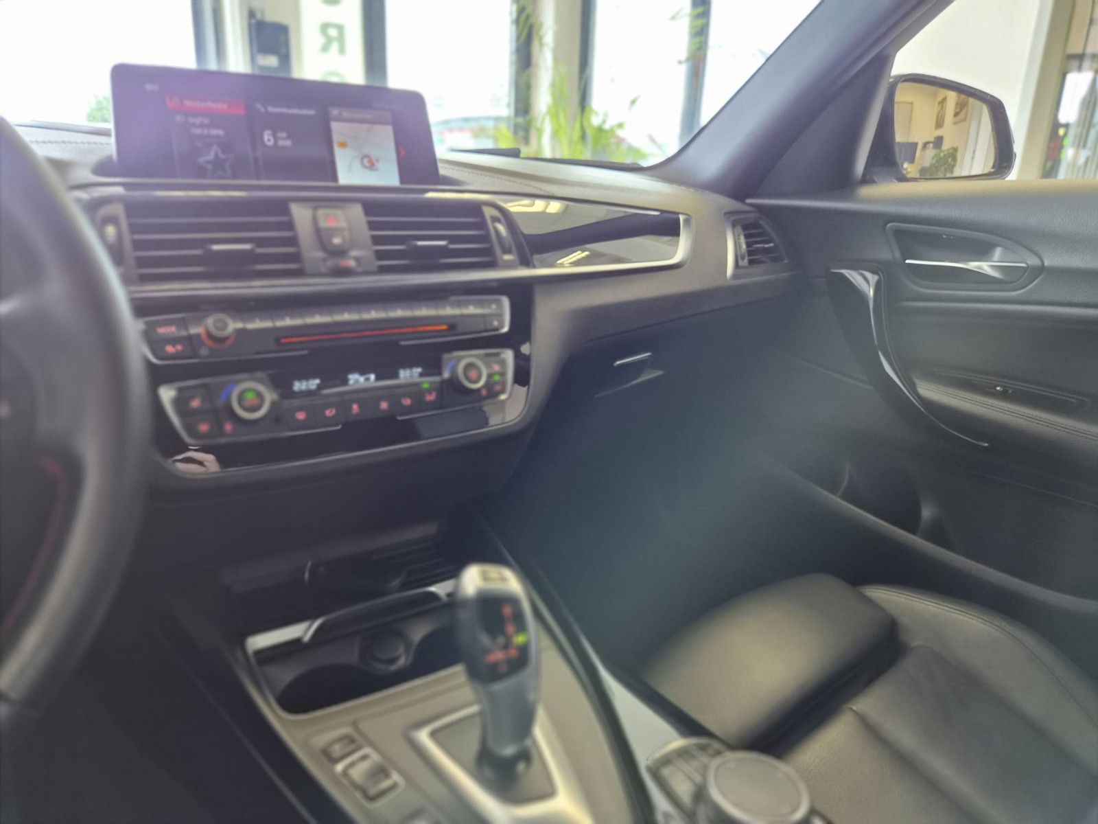 Fahrzeugabbildung BMW 120i Edition Sport Line Shadow/NAVI / AUTOMATIK