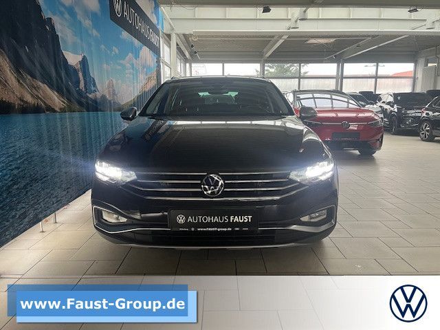VW Passat Alltrack DSG 4M Panodach Navi LED Kamera