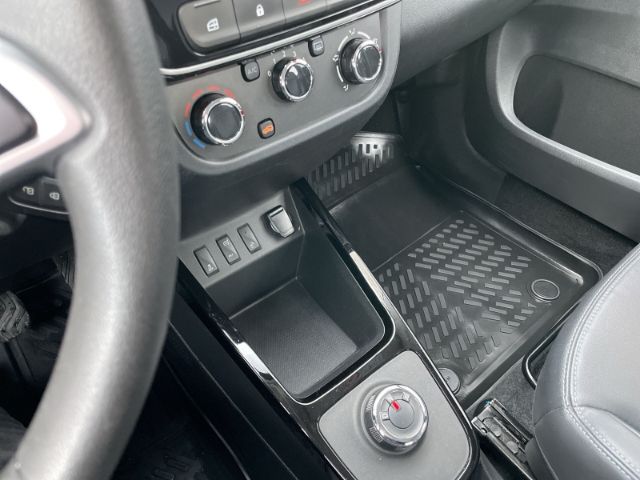 Fahrzeugabbildung Dacia Spring Electric 45 Essential Navi, Klimaanlage,