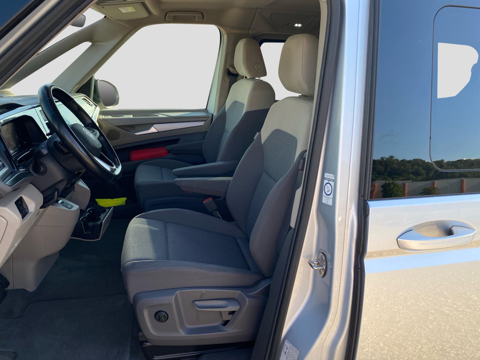Volkswagen Multivan 2.0TDI DSG Virtual CAM ACC Ausparkassis