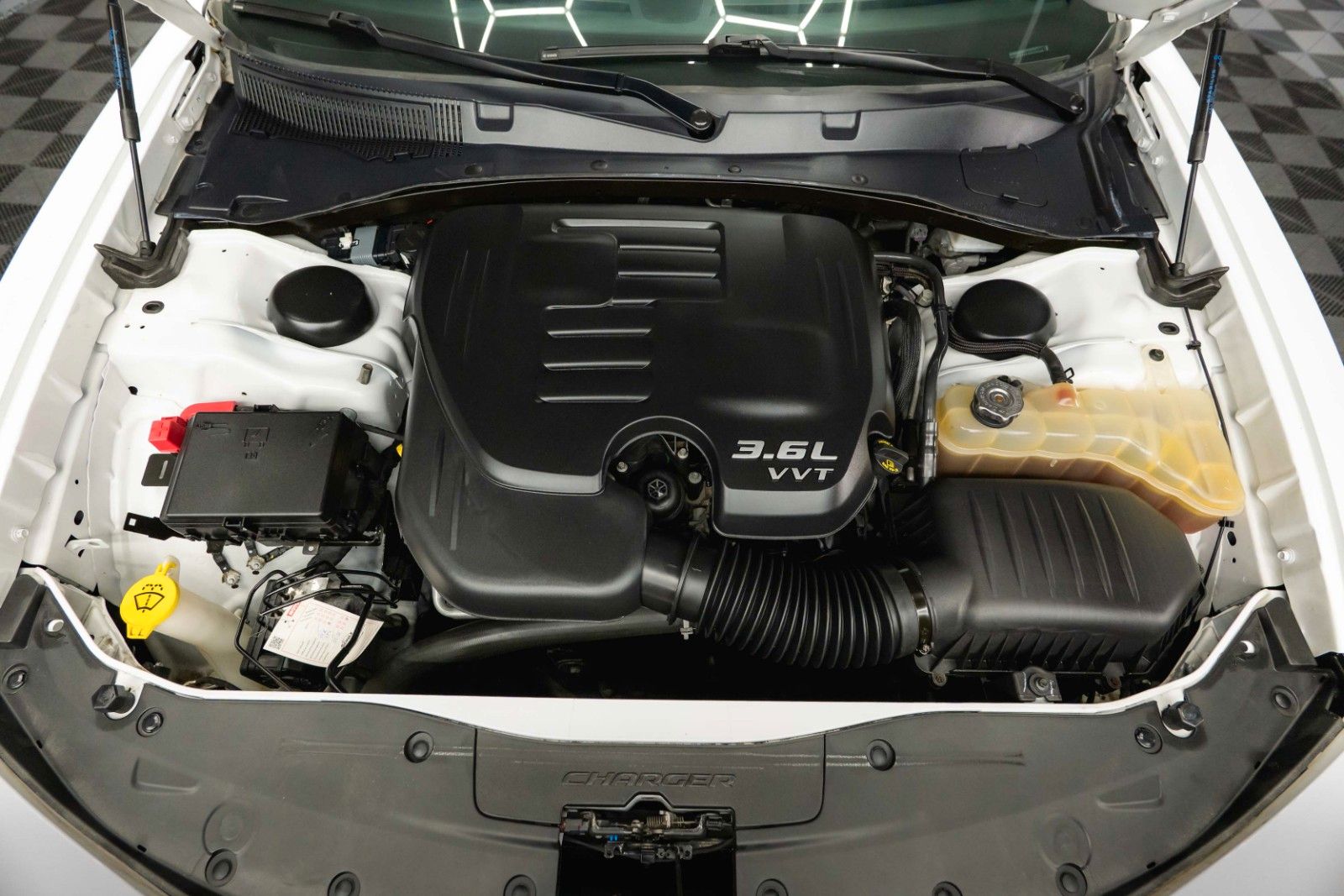 Fahrzeugabbildung Dodge Charger 3.6 Night-Paket | LED | Unfallfrei | 20'