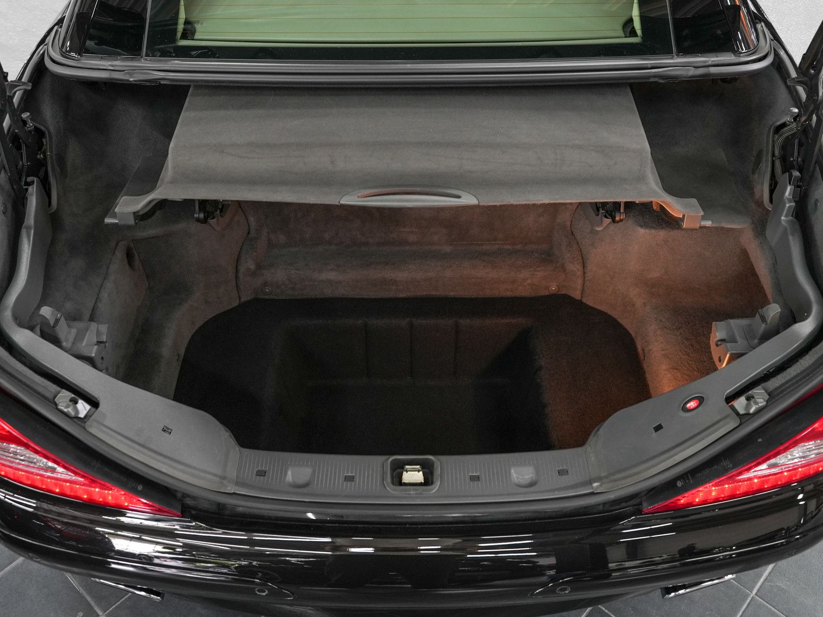 Fahrzeugabbildung Mercedes-Benz SL 350 - im sehr gepflegten Zustand