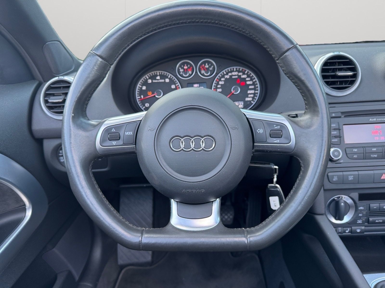 Fahrzeugabbildung Audi A3 Cabriolet Attraction*Alcantara*8Fach*PDC*SZH
