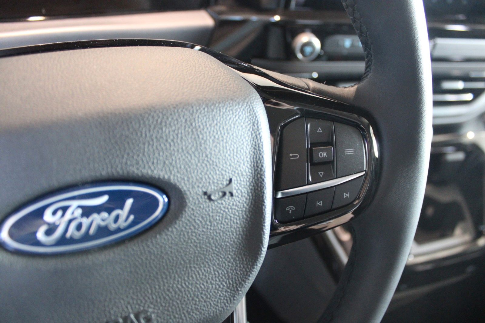 Fahrzeugabbildung Ford NUGGET L1 Titanium MARKISE + Aufstelldach SOFORT