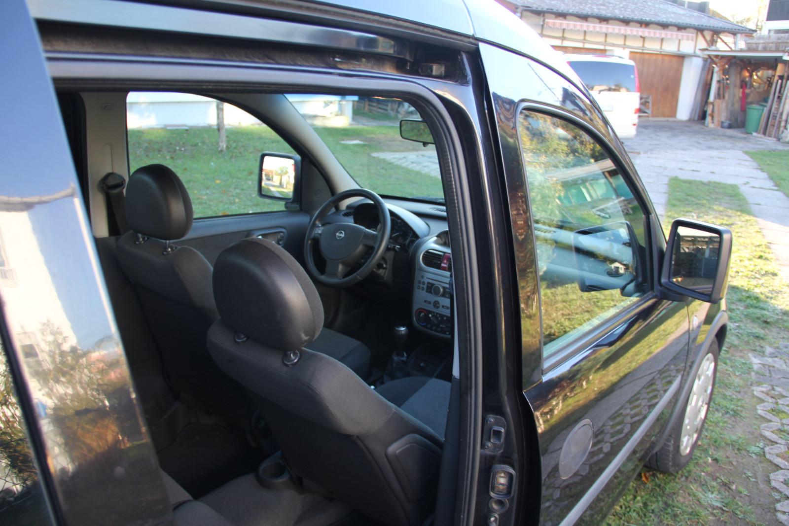 Opel Combo 2009 — photo 18