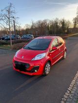 Peugeot 107 Active, 1. Hand, TÜV neu - Peugeot 107 Active mit Benzin-Antrieb