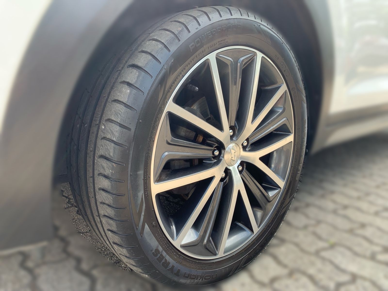 Fahrzeugabbildung Hyundai TUCSON 1.6 Turbo Passion + Panorama Dach