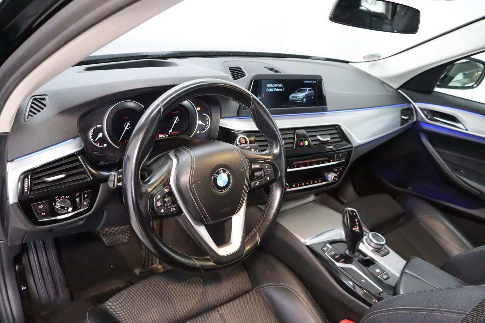 Fahrzeugabbildung BMW 530 d xDrive Sport Line * LED * HUD * Touring