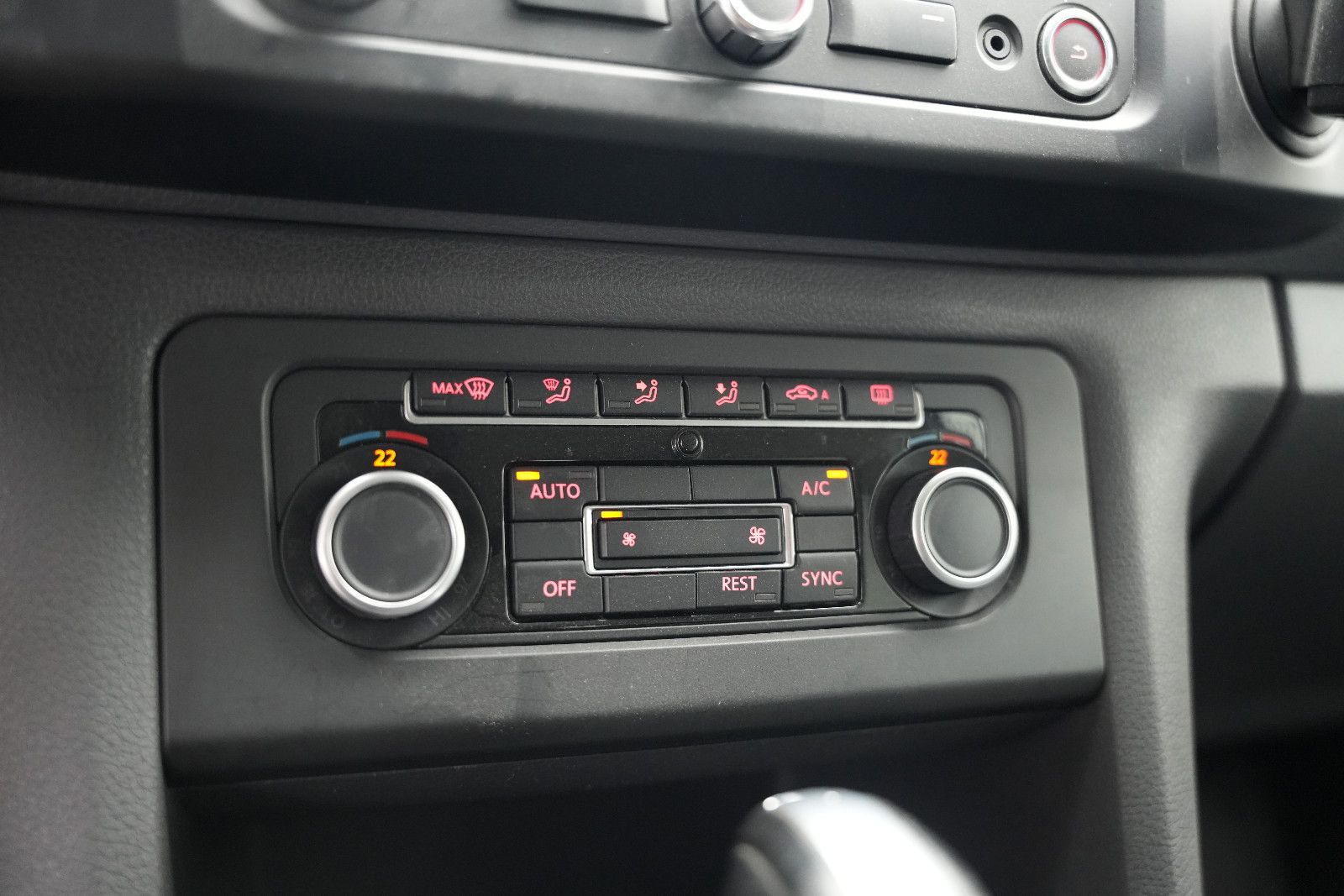 Fahrzeugabbildung Volkswagen Amarok DoubleCab/NAVI/KAMERA/AUTOM/LEDER