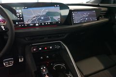 AUDI SQ5 TFSI quattro | Pano | HuD| Carbon | B&O AUDI SQ5 TFSI quattro | Pano | HuD| Carbon | B&O