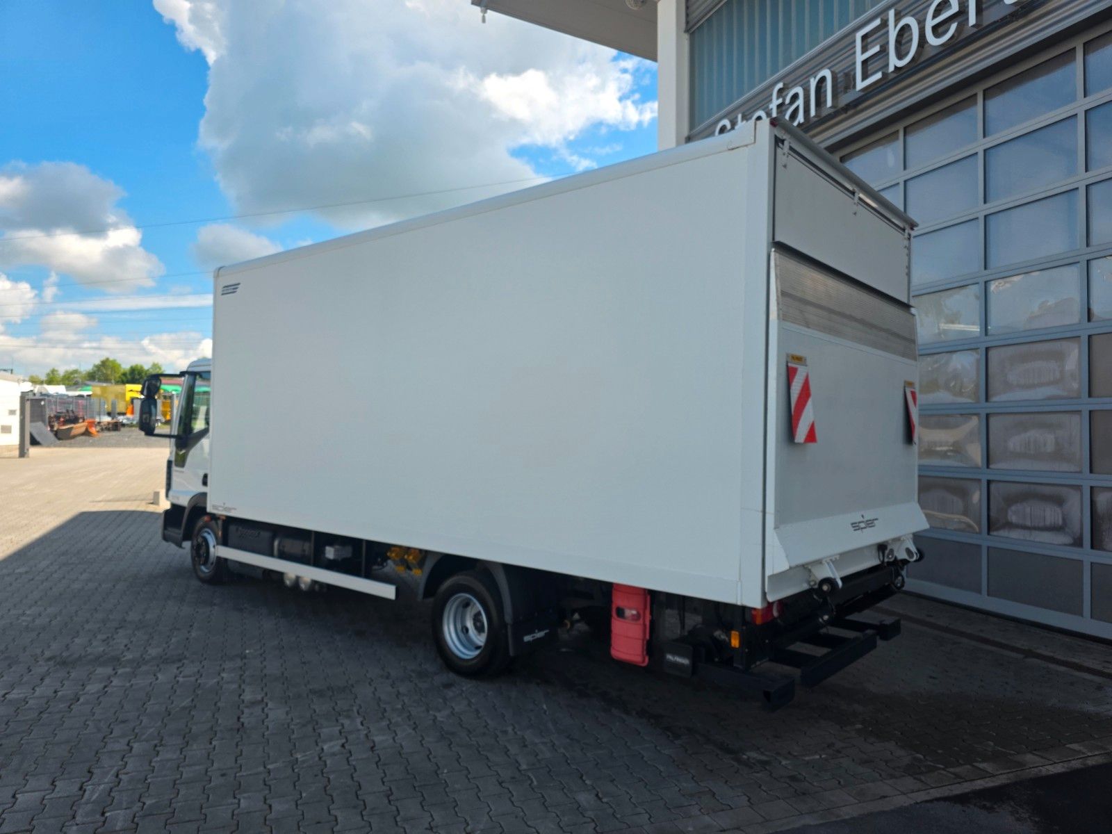 Fahrzeugabbildung Iveco Eurocargo ML75E16 LBW 1.000kg Klima Schalter