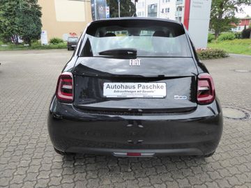 Fiat 500e Action