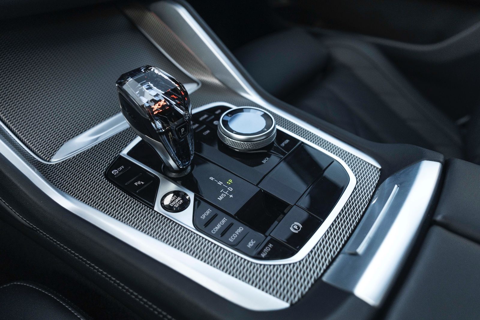 Fahrzeugabbildung BMW X6 xDrive 30 d M Sport LED AHK CARPLAY H&K HUD