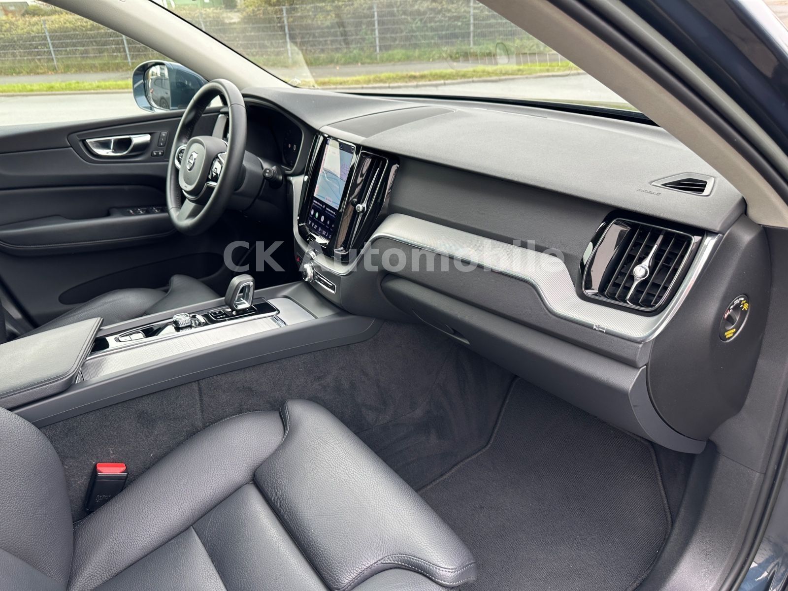 Fahrzeugabbildung Volvo XC60 B4 Plus Bright AWD/Navi/Leder/Pano/LED/Kam.