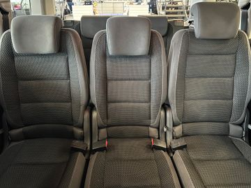 MYAUTOCENTER – Gebraucht- und Jahreswagen mit Werkstattservice in Pfaffenhofen Volkswagen Touran Comfortline *7-Sitzer*Freisprech*Klima*