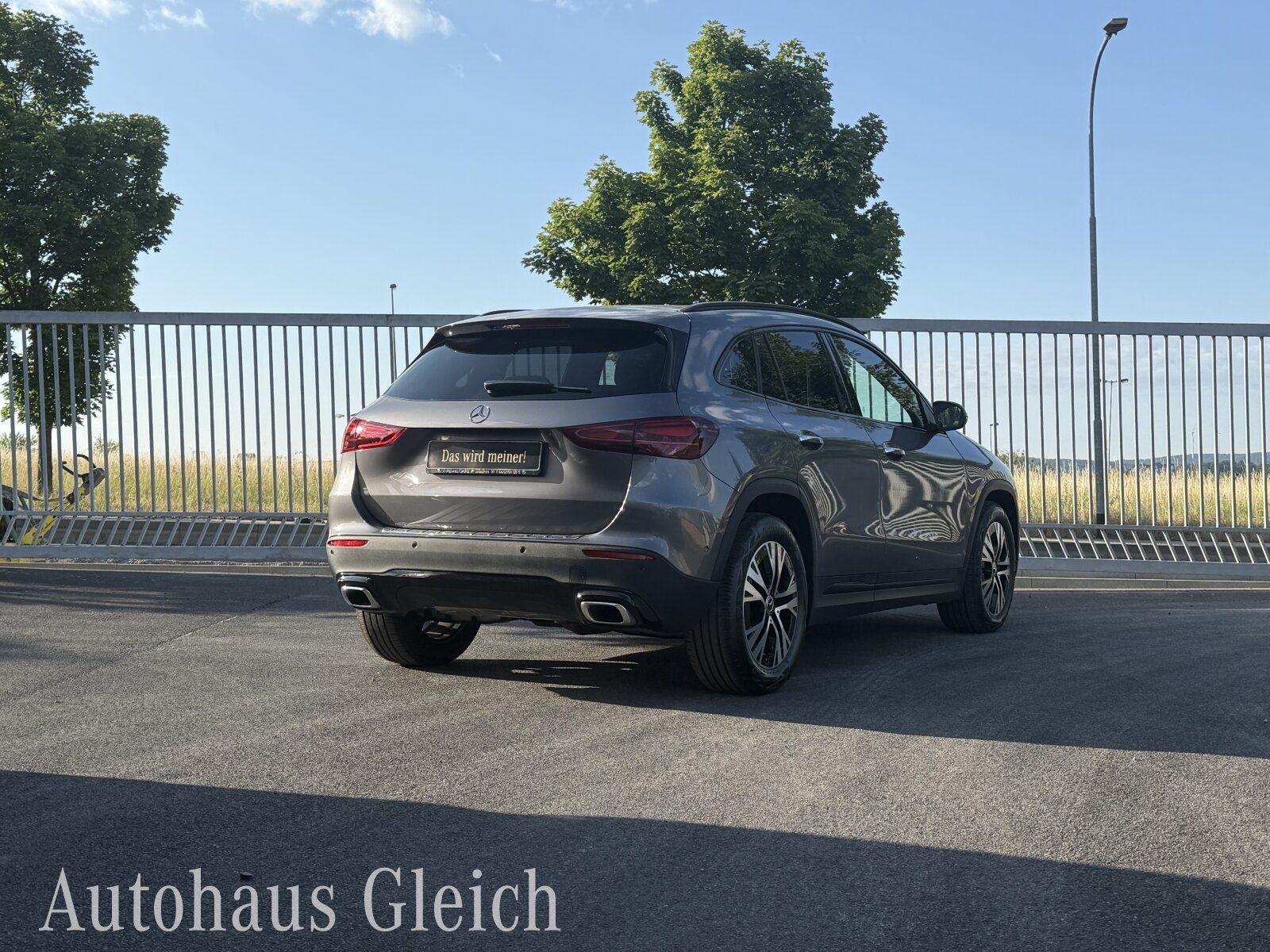 Fahrzeugabbildung Mercedes-Benz GLA 220 Progressive (EURO 6d) Navi/Standheizung