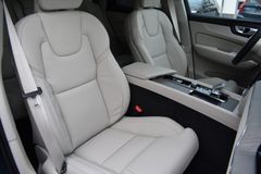 Fahrzeugabbildung Volvo XC60 B5 D AWD Autom. Ultimate Dark*STDHZG*ACC