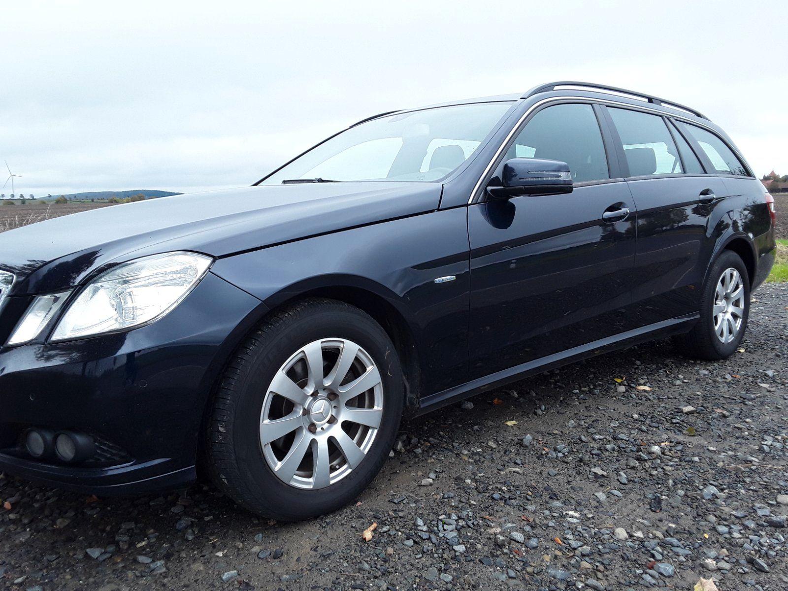 Mercedes-Benz E220 2010 — салон