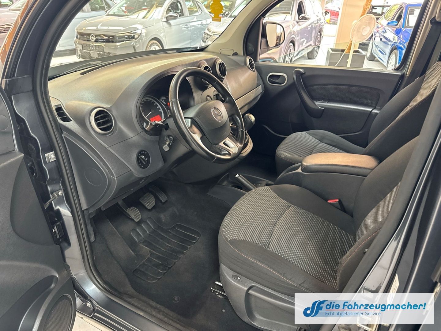 Fahrzeugabbildung Mercedes-Benz Citan 111 CDI lang Tourer Edition Klimaautom SH