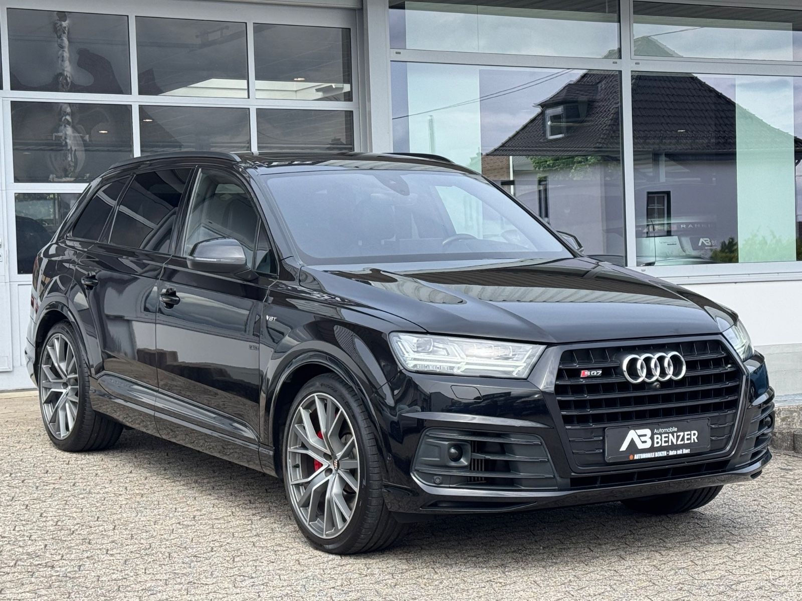 Fahrzeugabbildung Audi SQ7/RAUTEN-SITZE/PANO/AHK/360°Cam/Carbon/BOSE/
